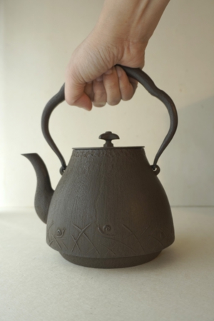 鉄瓶073.jpg